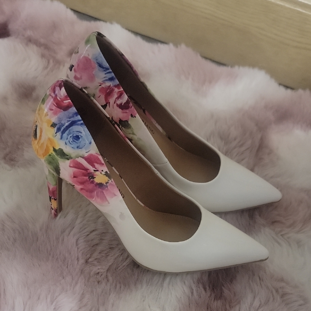 Christian Siriano White Pumps with Multicolor Floral Heel